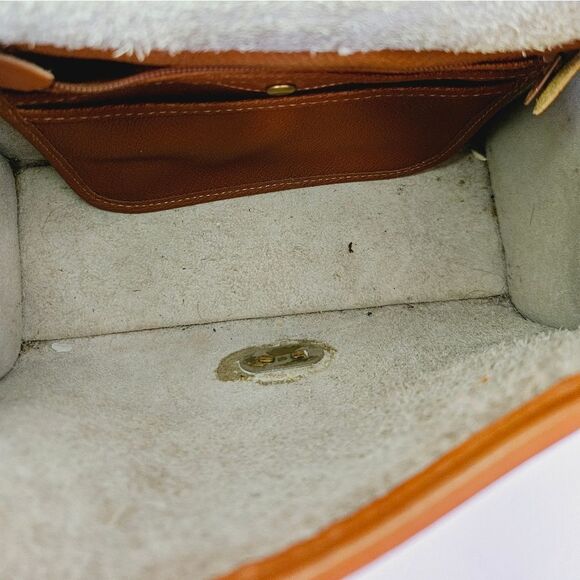 Vintage Dooney & Bourke Essex Pebbled Leather Flap Crossbody Purse Bag in Bone - Picture 16 of 16